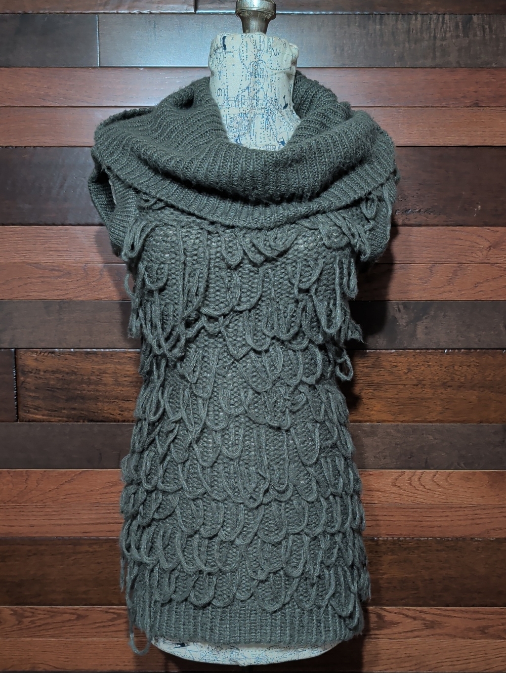 Ruby Rose Women’s Gray Knit Fringe Sweater